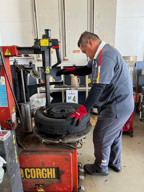 タイヤ組み換え